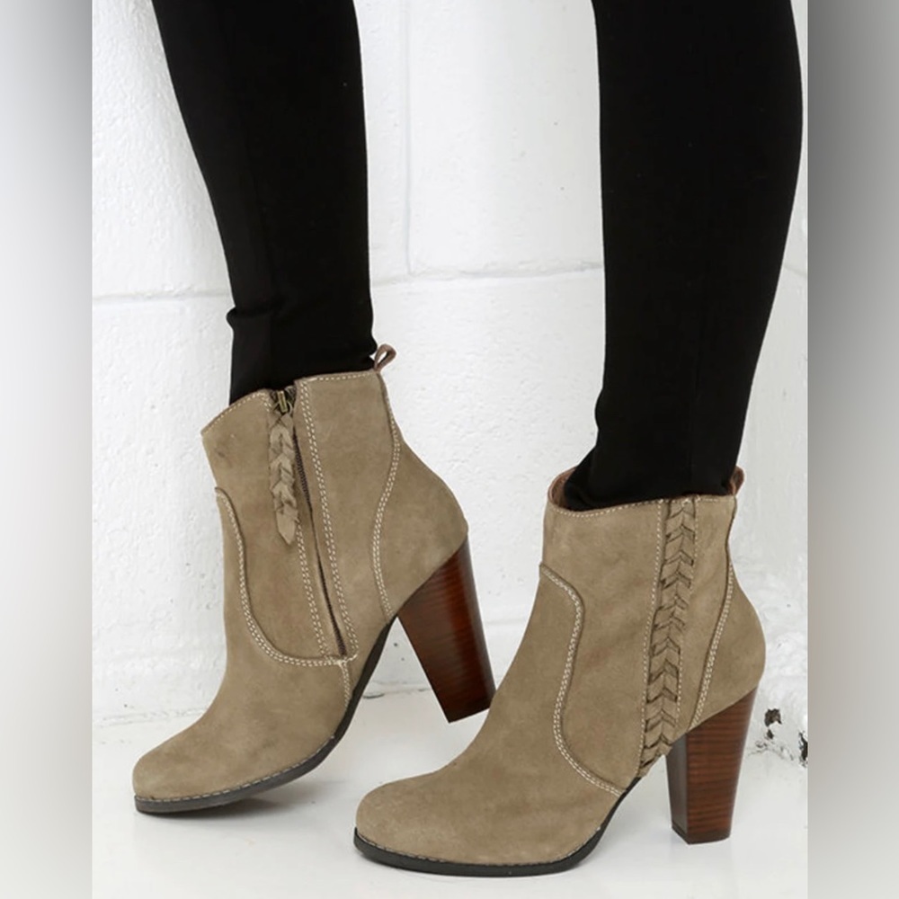 Very Volatile Wright Taupe Suede Leather Ankle Boots